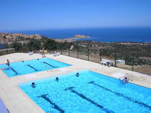la piscine municipale de Monticello en Corse