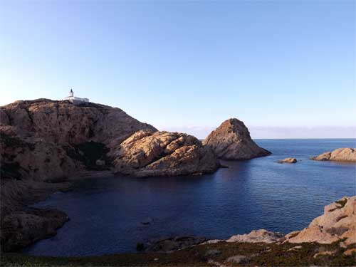 Le phare de la pietra côté mer 