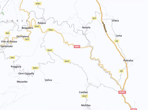 Plan et situation du village de Pietralba sur la carte